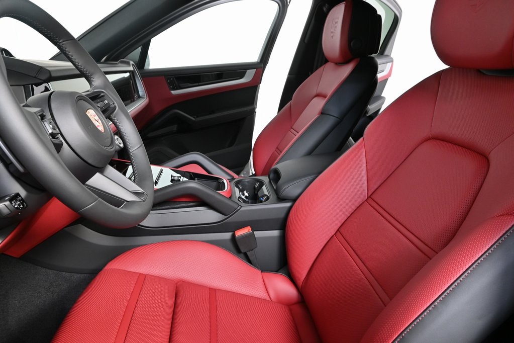 2026 Porsche Cayenne Coupe photo 5