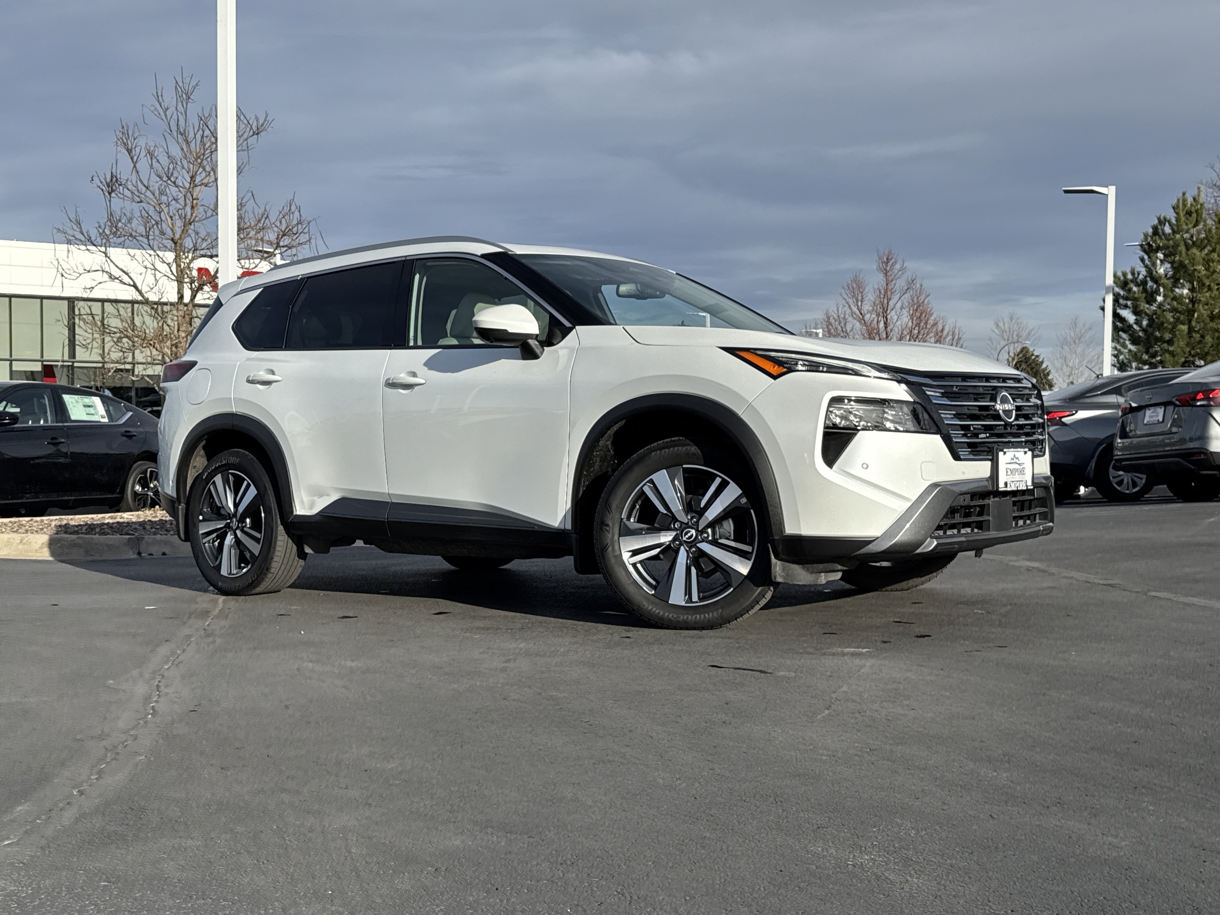 2024 Nissan Rogue SL's photo