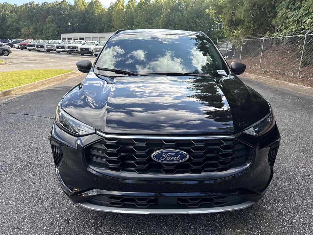 2023 Ford Escape ST-Line photo 2