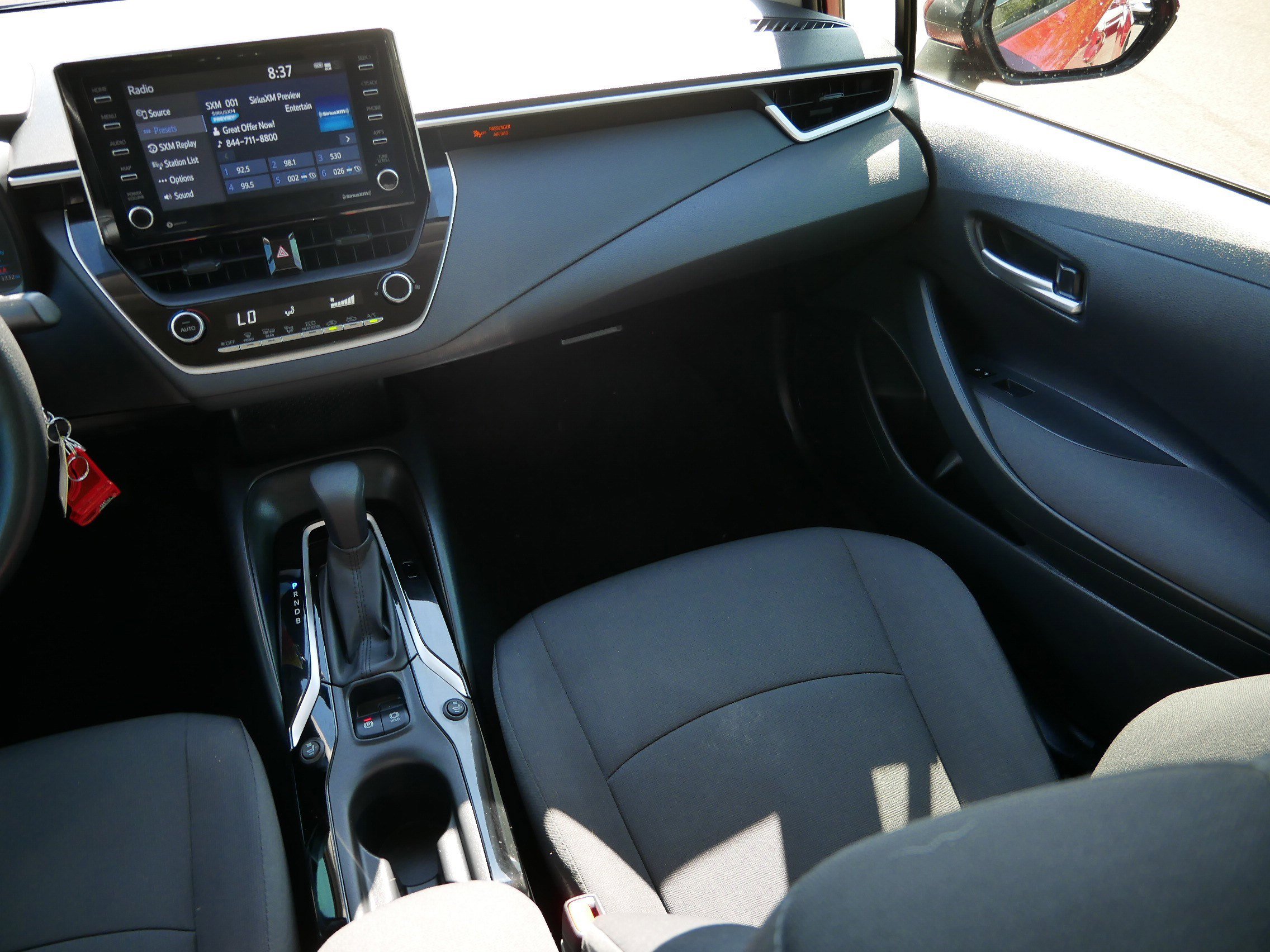2021 Toyota Corolla LE photo 11