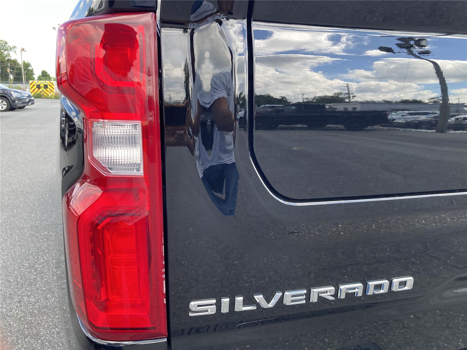 2026 Chevrolet Silverado 1500 RST photo 8