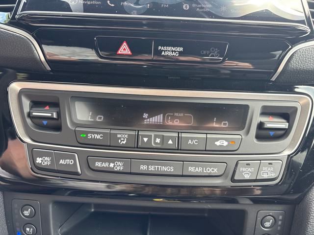 2025 Honda Ridgeline Black Edition photo 13