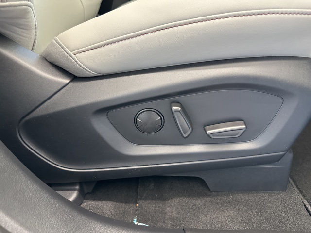 2025 Ford Explorer photo 24
