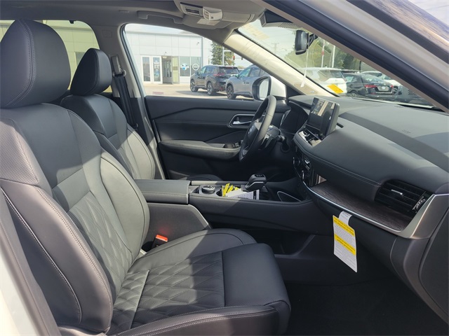 2026 Nissan Rogue Platinum photo 15
