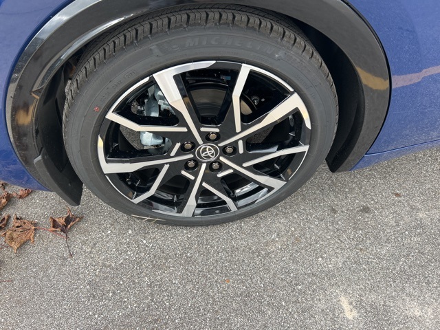 2026 Toyota Prius Plug-in Hybrid XSE Premium photo 4