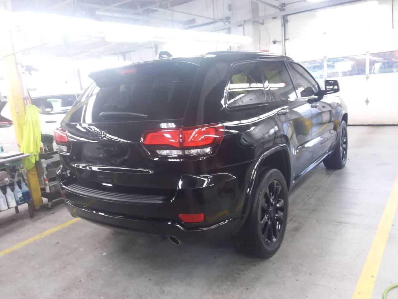 2022 Jeep Cherokee Laredo X photo 2