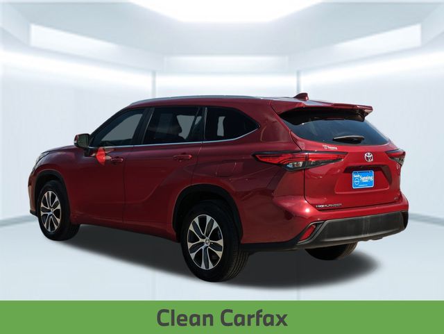2023 Toyota Highlander L photo 3