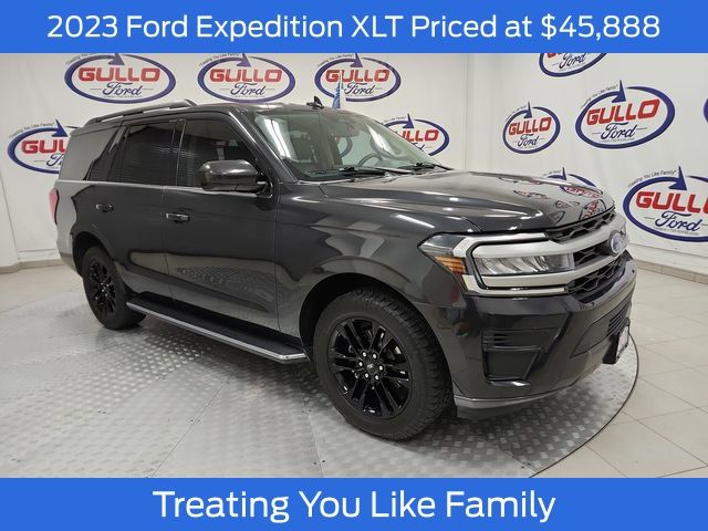 2023 Ford Expedition XLT's photo