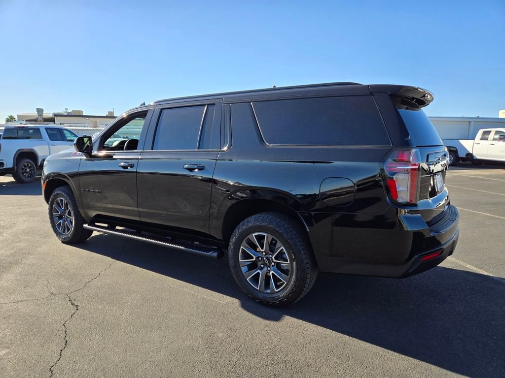 2024 Chevrolet Suburban Z71 photo 2