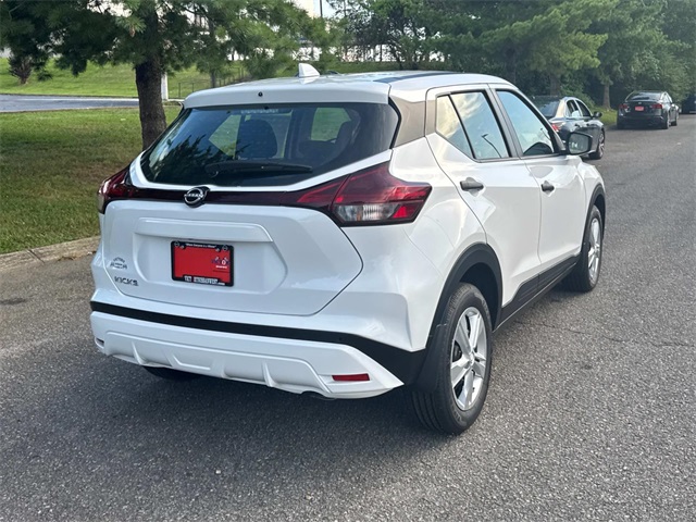 2025 Nissan Kicks Play S photo 3