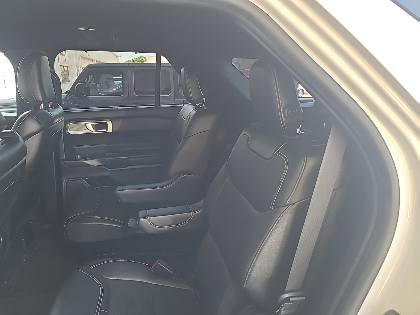 2020 Ford Explorer ST photo 4