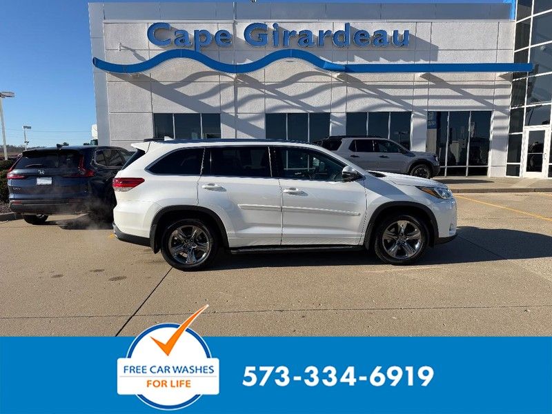 2018 Toyota Highlander Limited Platinum's photo