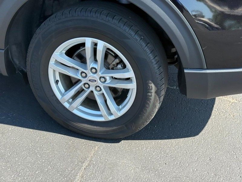 2022 Ford Explorer XLT photo 8