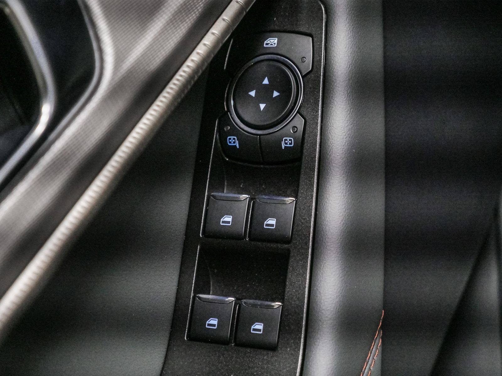 2025 Ford Explorer photo 17