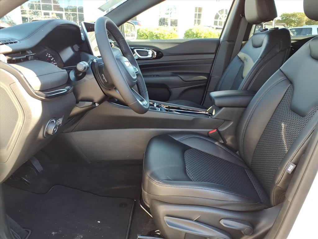 2026 Jeep Compass Latitude Altitude photo 3