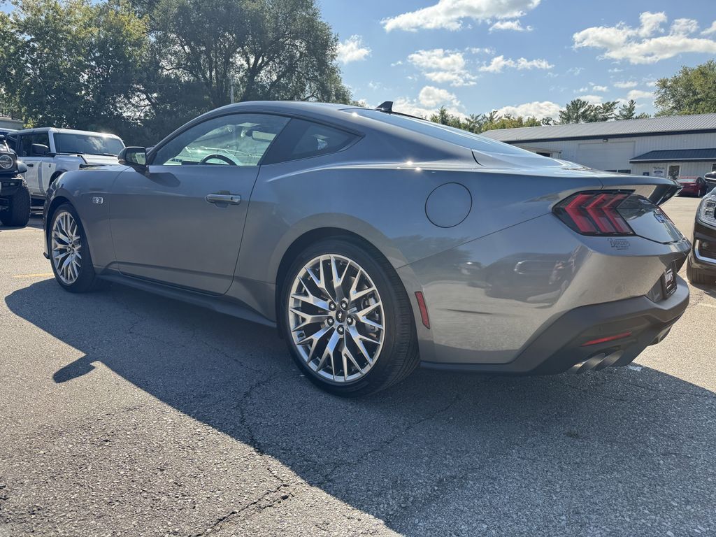2025 Ford Mustang GT Premium photo 4