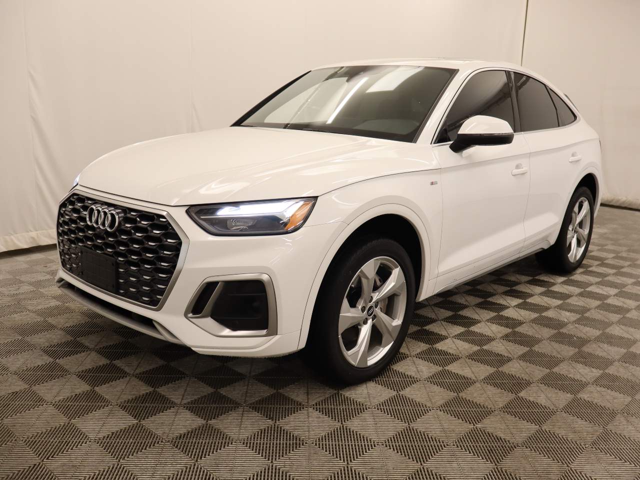 2021 Audi Q5 Sportback Premium's photo