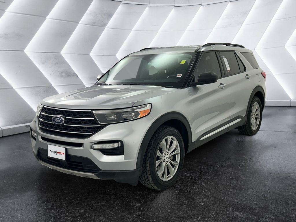 2021 Ford Explorer XLT photo 3