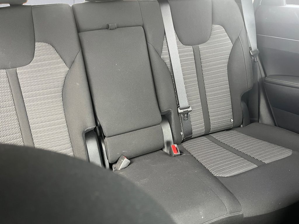 2025 Kia Sorento LX photo 12
