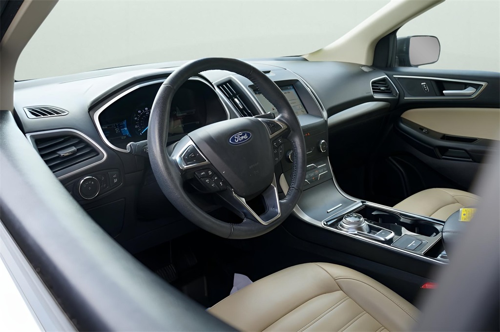 2019 Ford Edge SEL photo 7