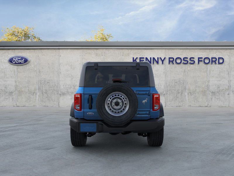 2025 Ford Bronco Base photo 4