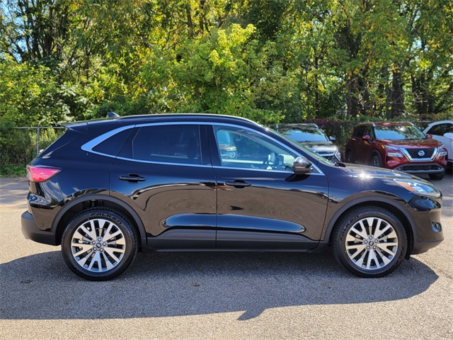 2020 Ford Escape Titanium photo 3