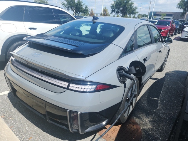 2023 Hyundai Ioniq 6 SE Standard Range photo 2