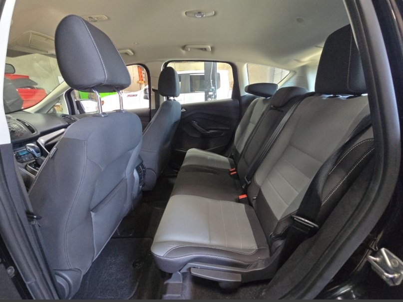 2016 Ford C-Max Hybrid SE photo 14