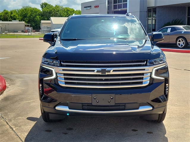 2024 Chevrolet Suburban High Country photo 2