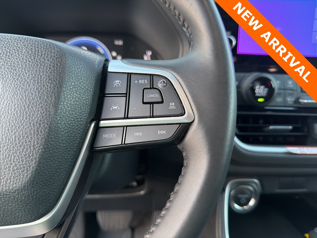 2024 Toyota Highlander Hybrid XLE photo 8