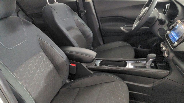 Used 2024 WHITE Nissan SV image 28