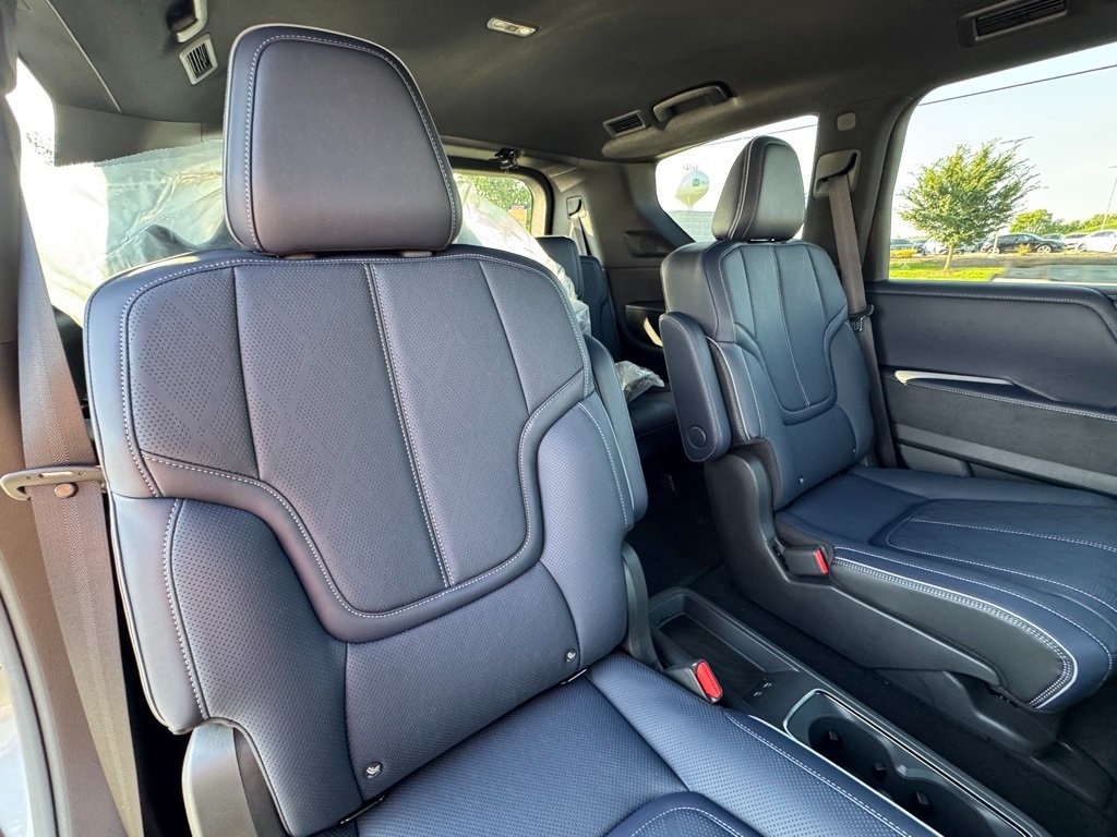 2026 Infiniti QX80 Sensory photo 25