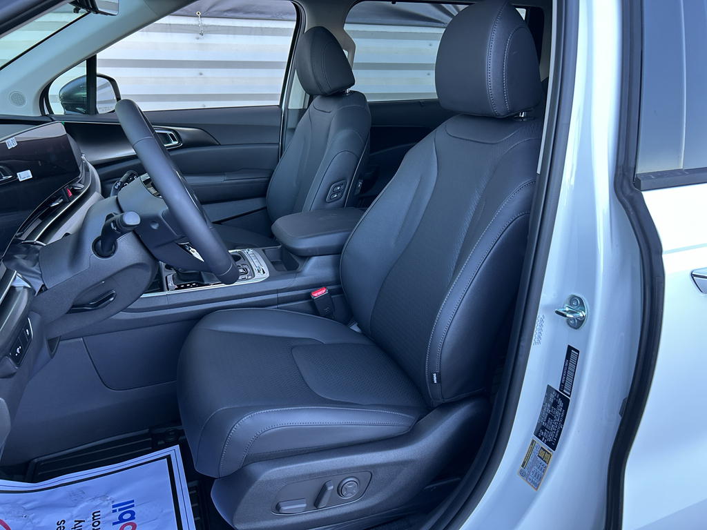 2026 Kia Carnival SX Prestige photo 3