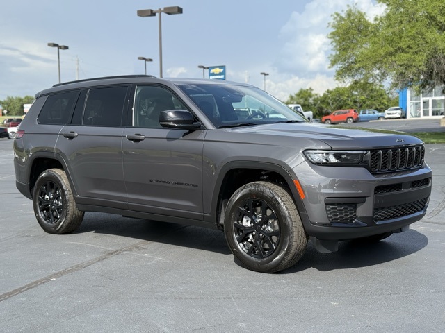 2025 Jeep Grand Cherokee L Altitude's photo