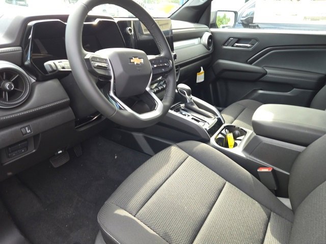 2025 Chevrolet Colorado Work Truck LT photo 8