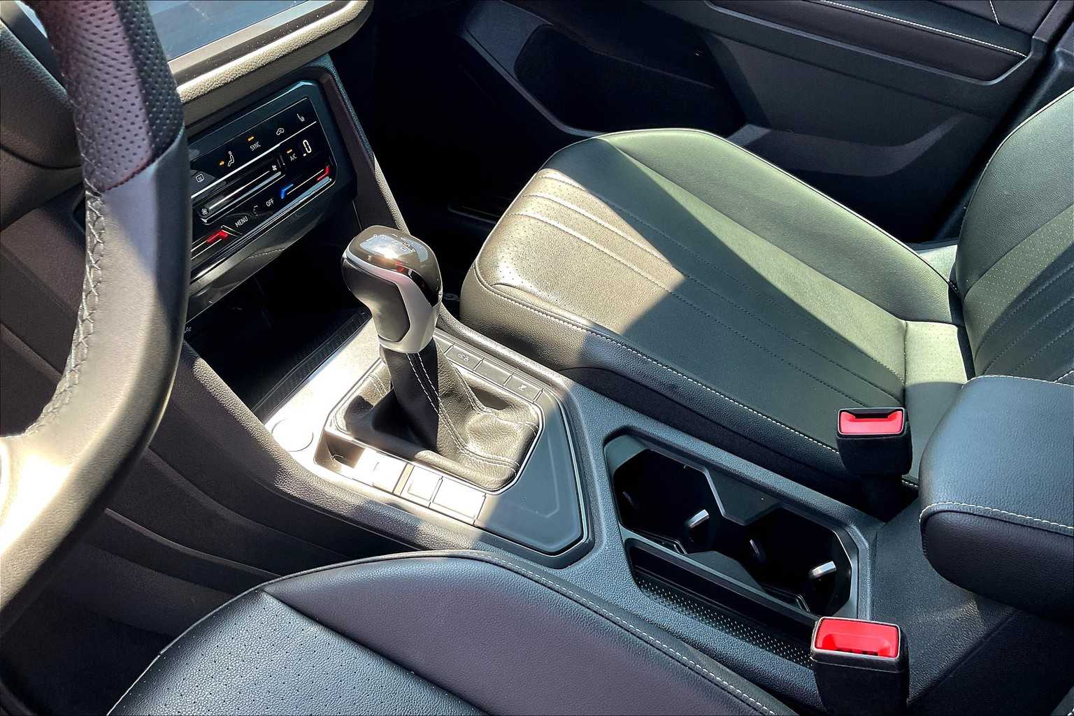2024 Volkswagen Tiguan SE R-Line Black photo 13