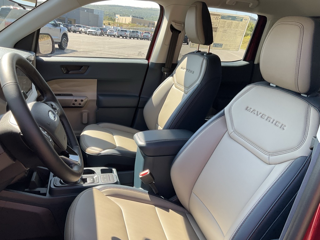 2025 Ford Maverick Lariat photo 16