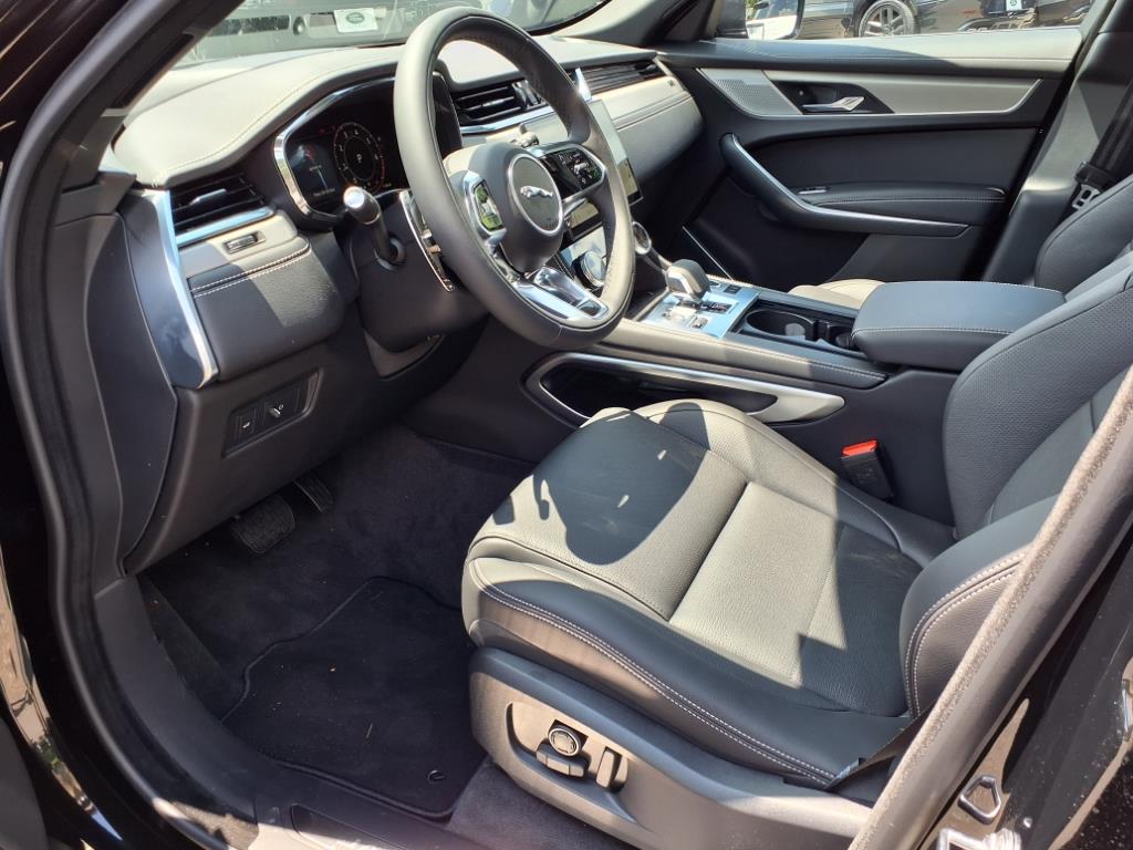 2026 Jaguar F-PACE P400 R-Dynamic S photo 18