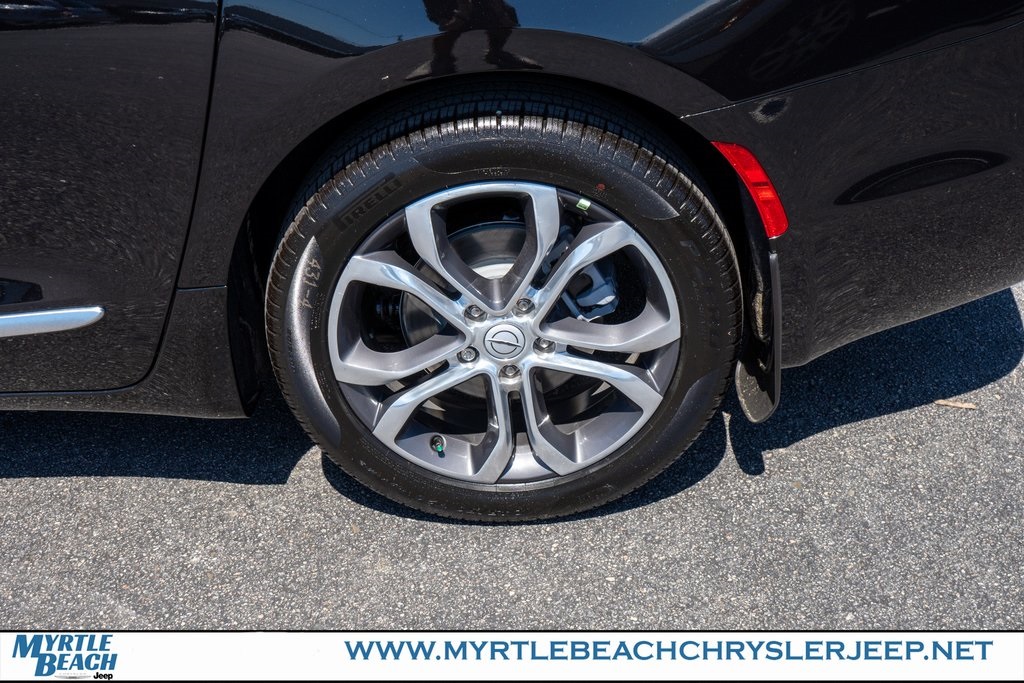 2026 Chrysler Pacifica Pinnacle photo 12