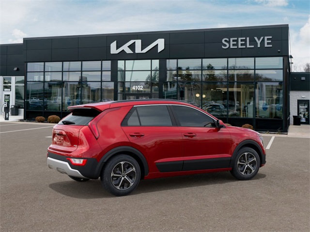 2025 Kia Niro LX photo 5