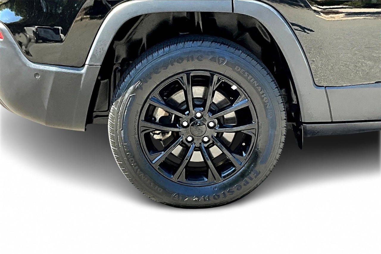 2023 Jeep Cherokee Altitude photo 27