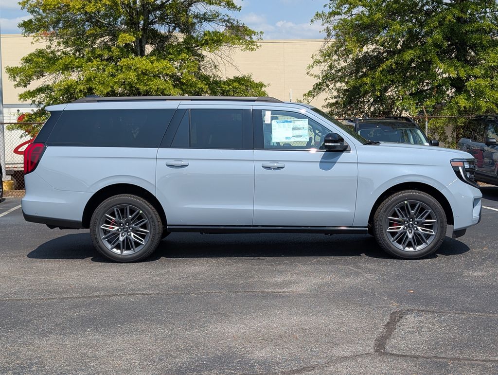 2025 Ford Expedition MAX Platinum photo 3