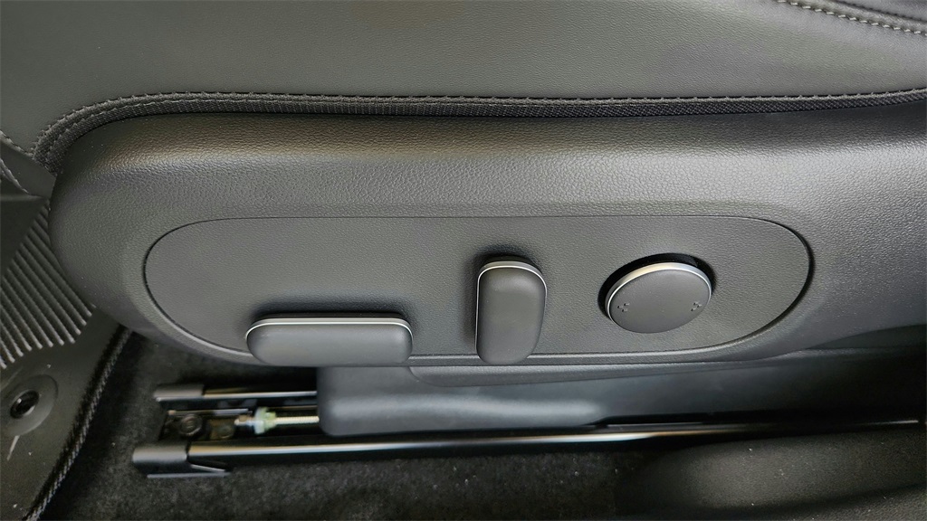 2025 Hyundai Ioniq 5 SEL photo 17