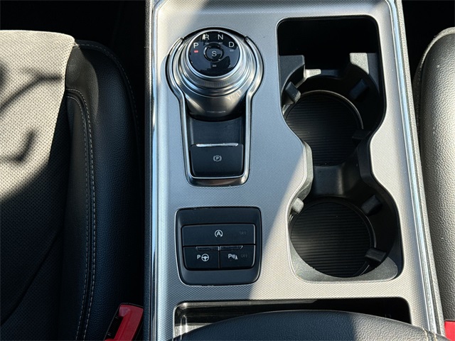 2022 Ford Edge ST photo 26
