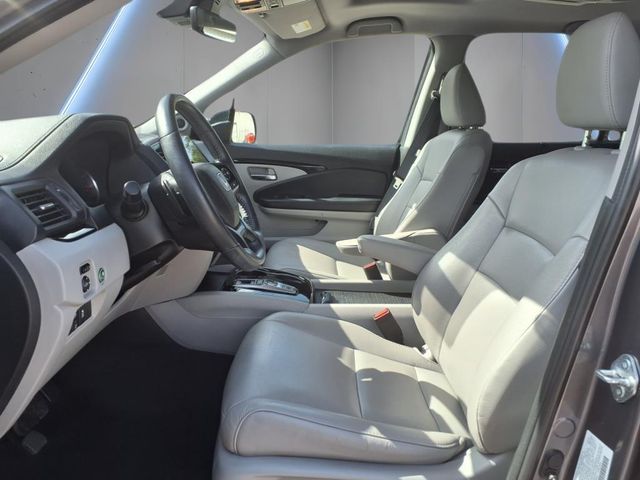 2022 Honda Pilot Touring photo 16