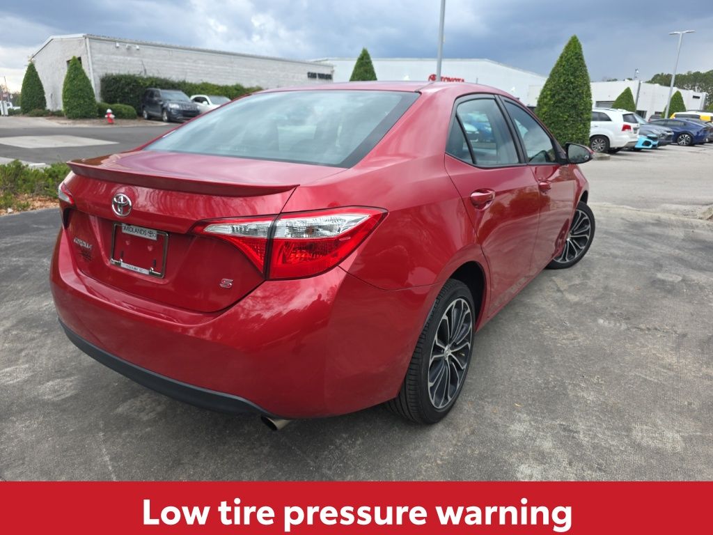 2015 Toyota Corolla L photo 4