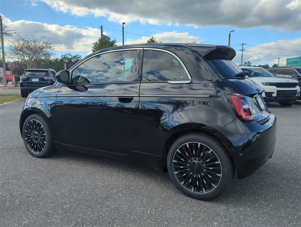 2024 Fiat 500e photo 6