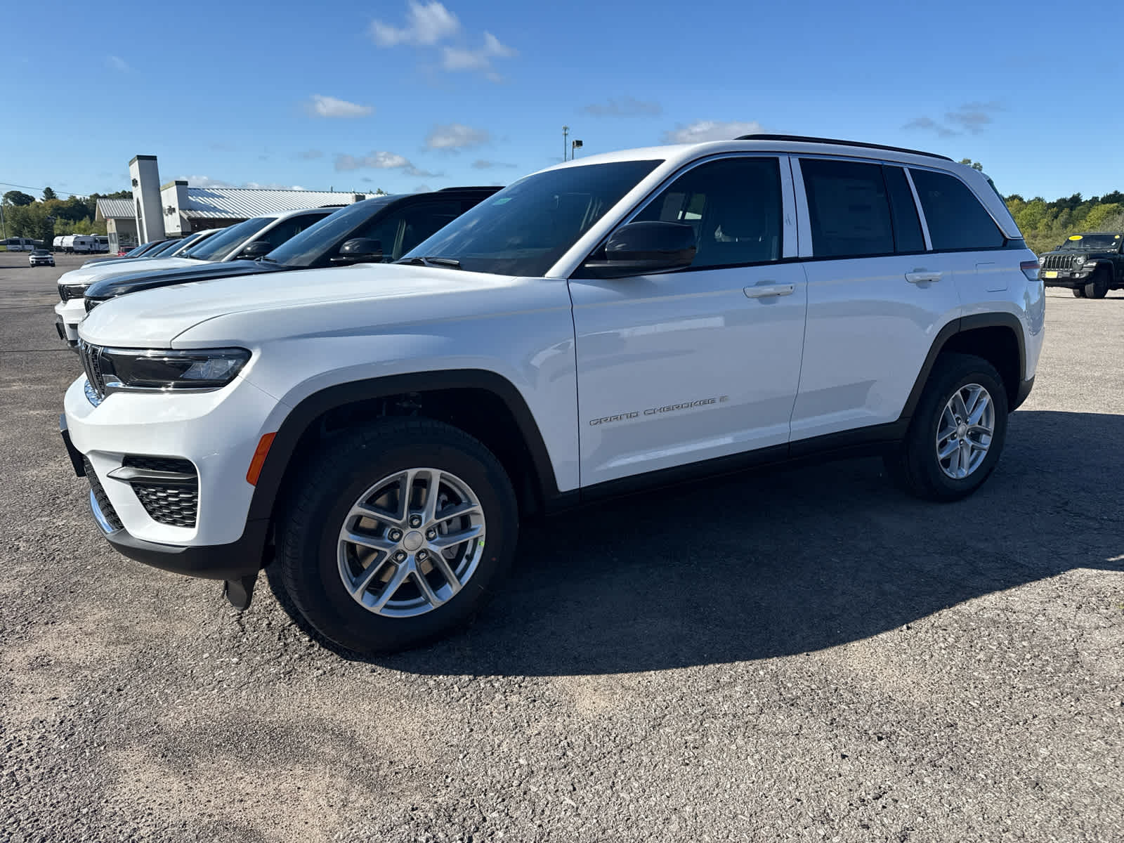 2025 Jeep Grand Cherokee Laredo's photo