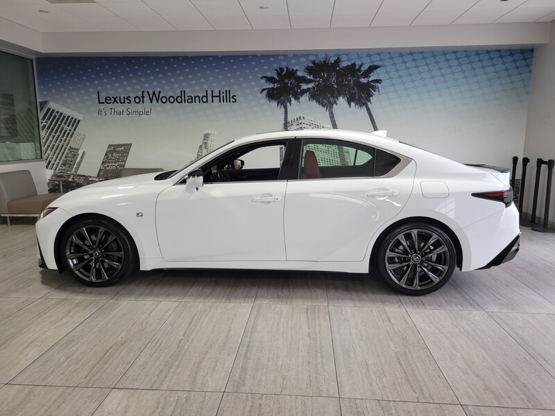 2023 Lexus IS 350 F SPORT photo 2