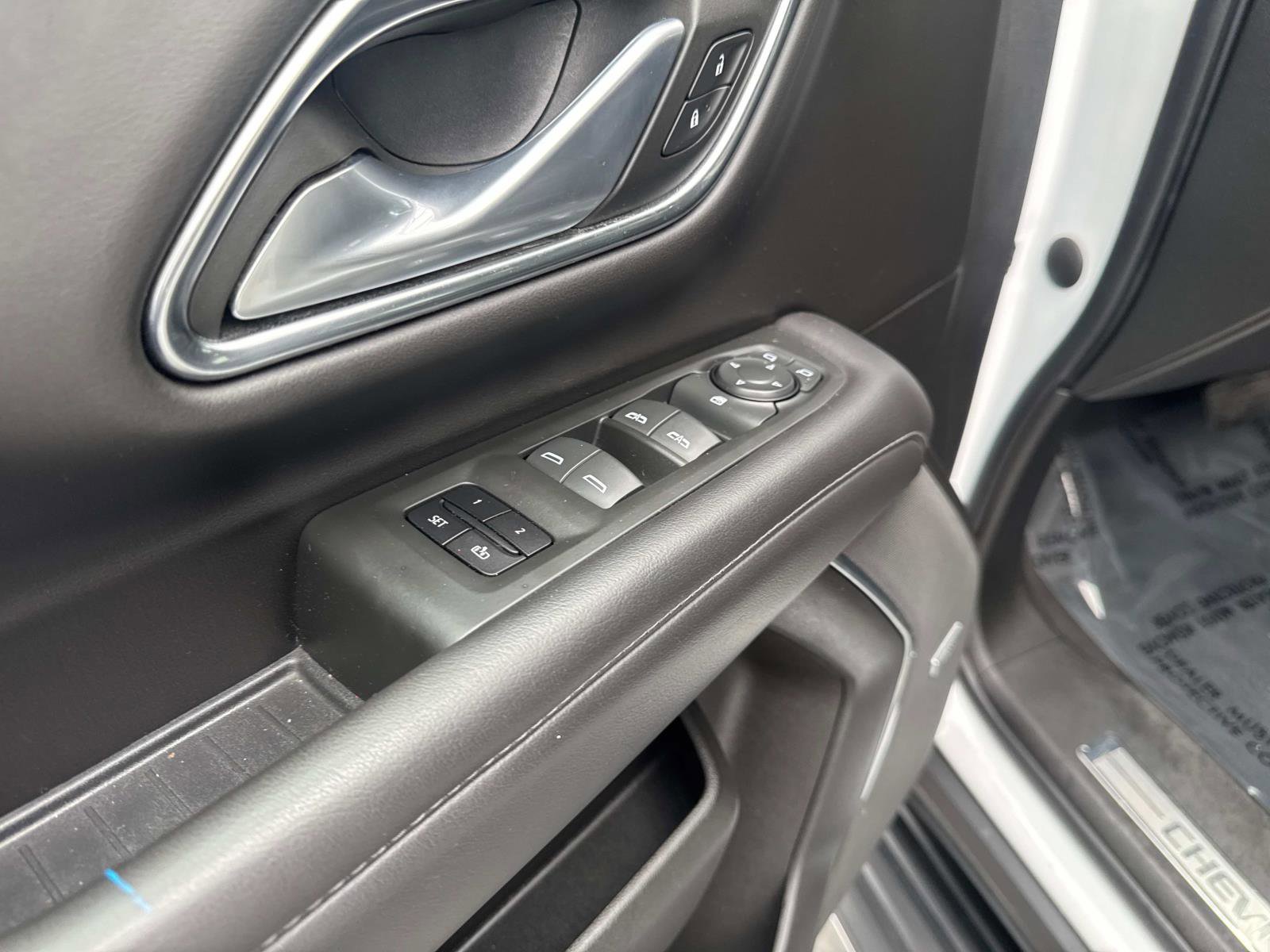 Used 2022 Summit White Chevrolet LT image 15